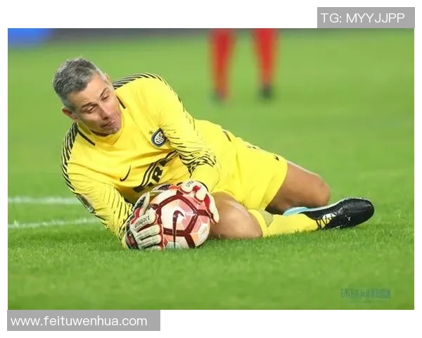 当今世界足球第一球星的巅峰之路与传奇成就解析 当今世界足球第一球星的巅峰之路与传奇成就解析